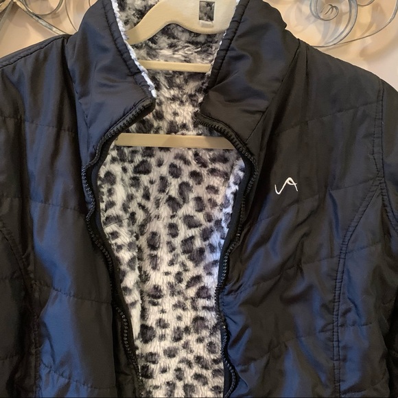 Closet Clear-Out- Girl’s Reversible Jacket - Picture 4 of 4